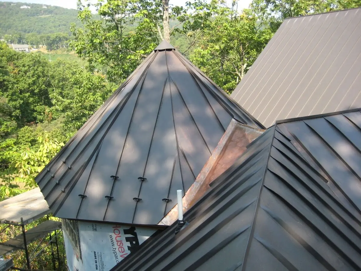 Professional Roof Tarp Installation by Craftsman Roofing in Long HIll Estates